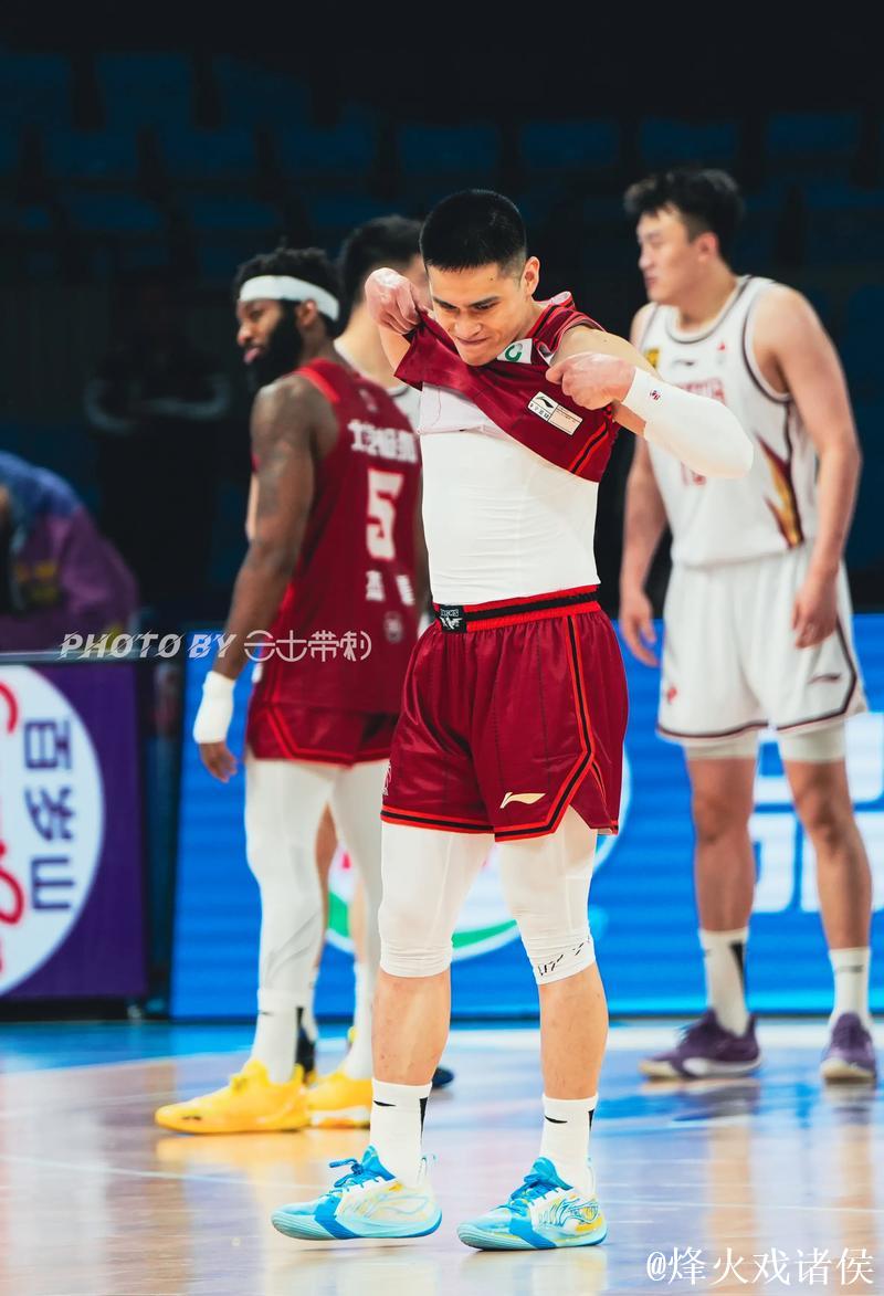 陈盈骏：球队阵容完整，全力磨合寻求最佳组合